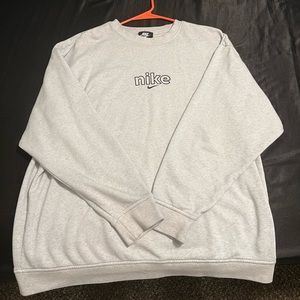 nike sweatshirt